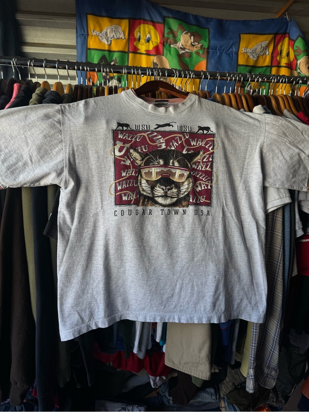 90s rare wazzu cougars tee 
Size xl Signal sports 1992 
Super nice graphic